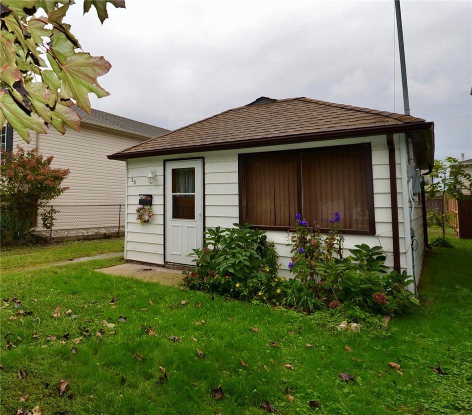 28 Lakeside Drive, St. Catharines, Ontario  L2M 1P4 - Photo 1 - H4120194